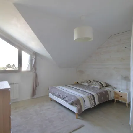 Pretty Terraced House With Garden Level In