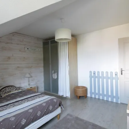 Pretty Terraced House With Garden Level In *