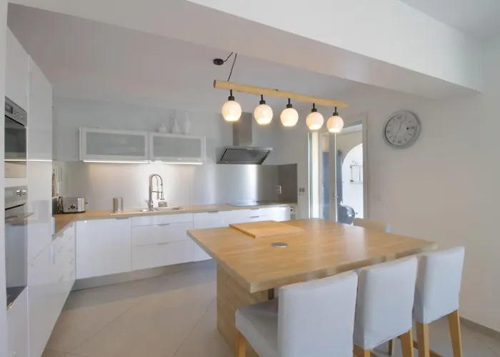 Vakantiehuis Pretty Terraced House With Garden Level In