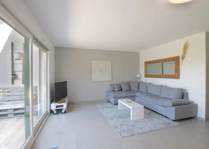 Vakantiehuis Pretty Terraced House With Garden Level In