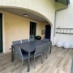 Pretty Terraced House With Garden Level In Semesterbostad