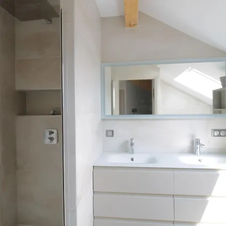 Semesterbostad Pretty Terraced House With Garden Level In Aix-les-Bains