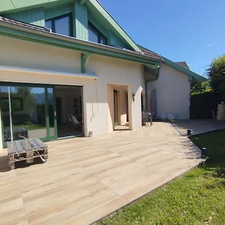 Pretty Terraced House With Garden Level In Semesterbostad Aix-les-Bains