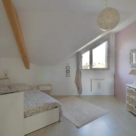 Pretty Terraced House With Garden Level In Semesterbostad