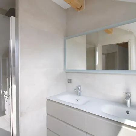 Pretty Terraced House With Garden Level In * Aix-les-Bains