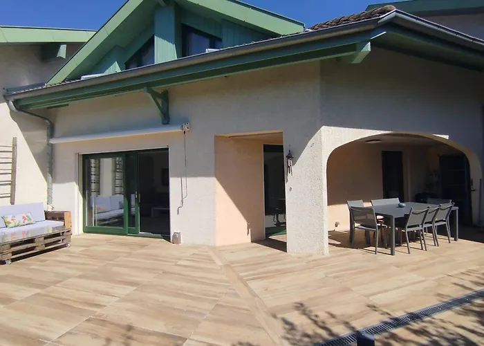 Casa vacanze Pretty Terraced House With Garden Level In *