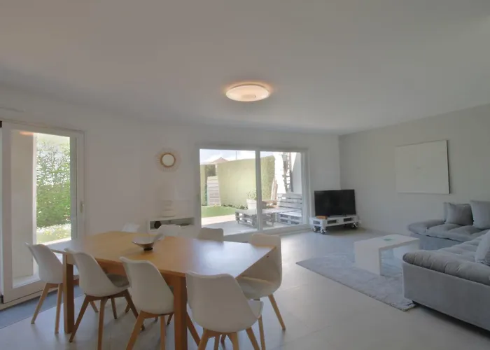 Casa vacanze Pretty Terraced House With Garden Level In *