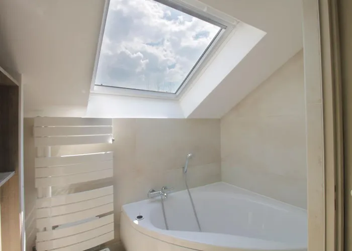 Pretty Terraced House With Garden Level In *