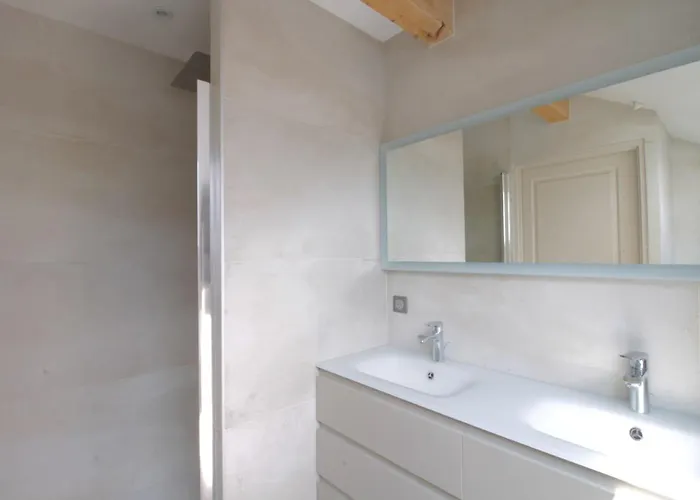 Pretty Terraced House With Garden Level In Casa vacanze *